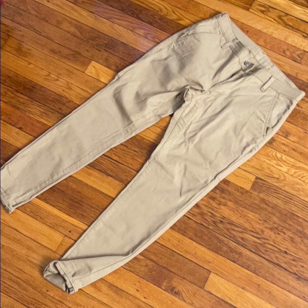 Levi’s khaki chinos